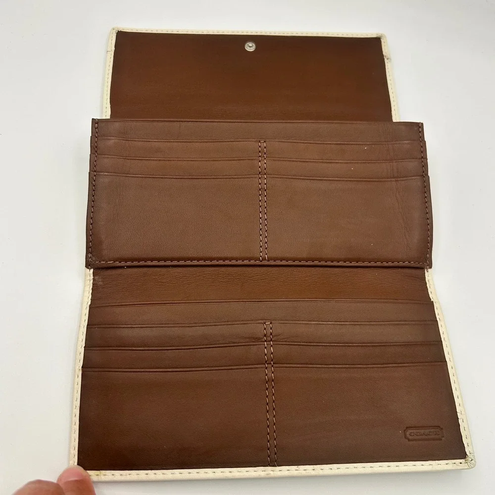 Coach Cream Leather Pleated Slim Envelope Wallet Silver Script Logo